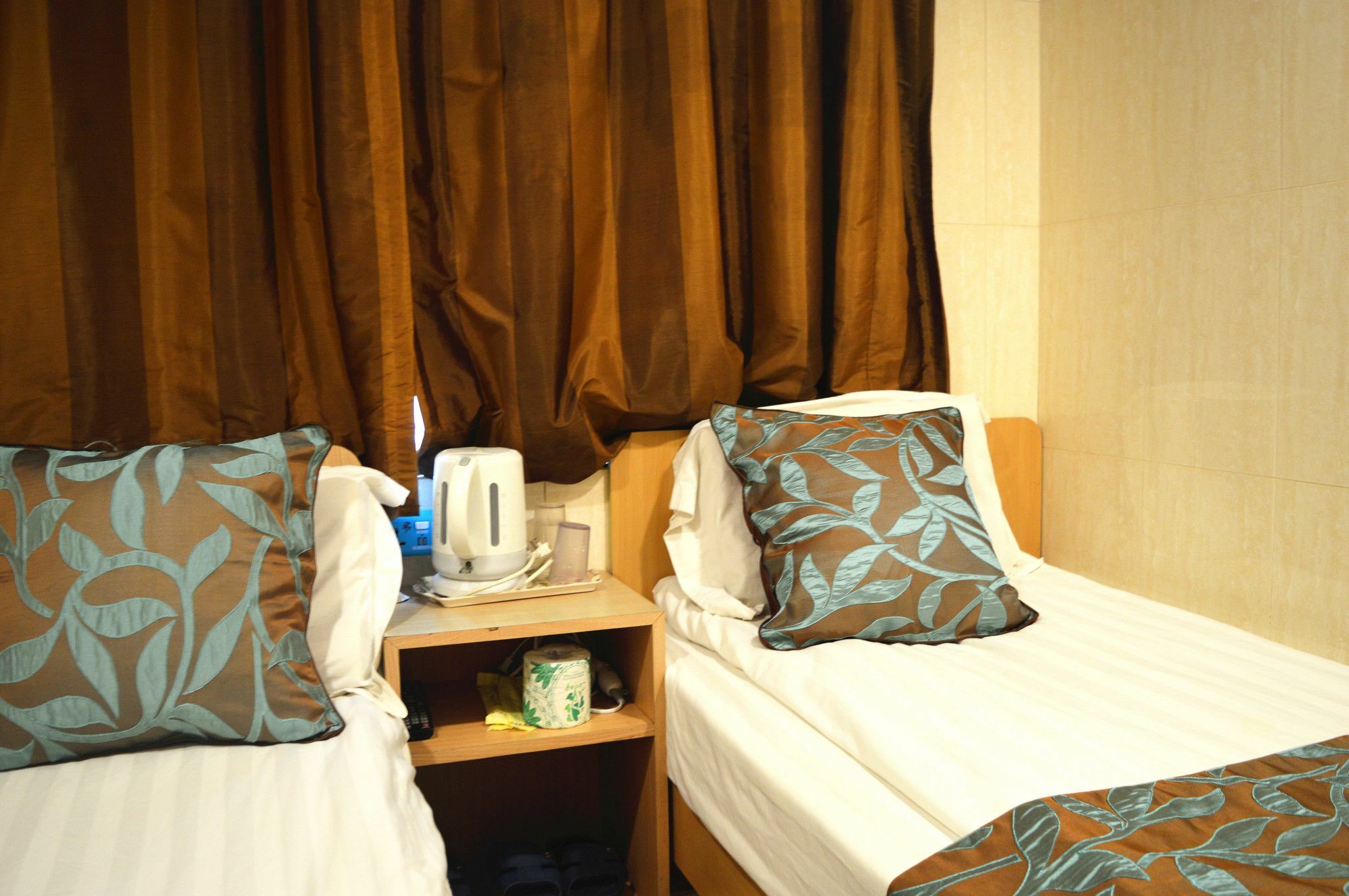 Mong Kok Guo Du Hostel Цзюлун Экстерьер фото